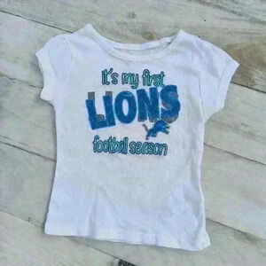 Lions NFL Team Apparel Girls Toddler My First Football Season Graphic T-shirt 2T